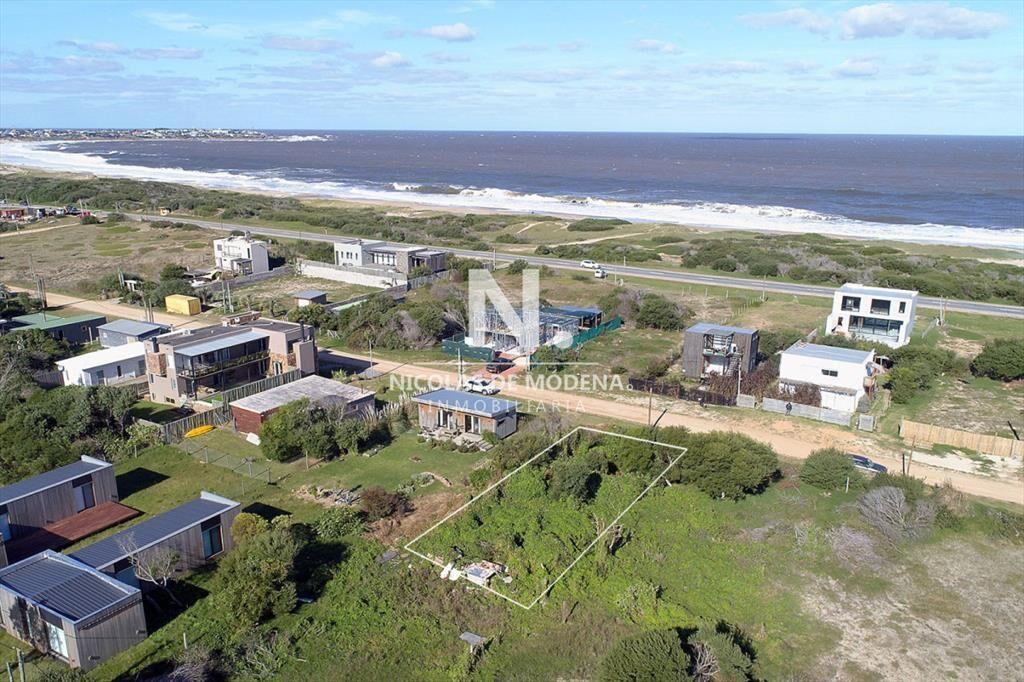 En Venta, Terreno en La Juanita de 450m2 a metros