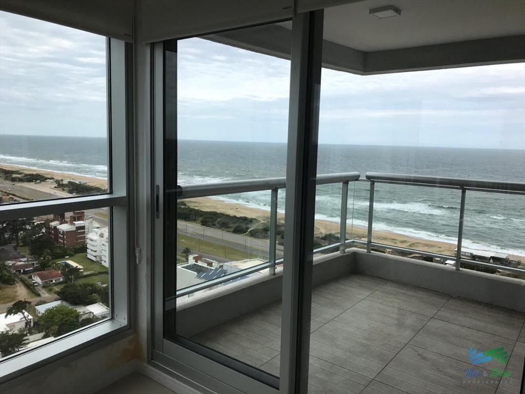 Para brillar en la Parada 10 de Playa Brava - de