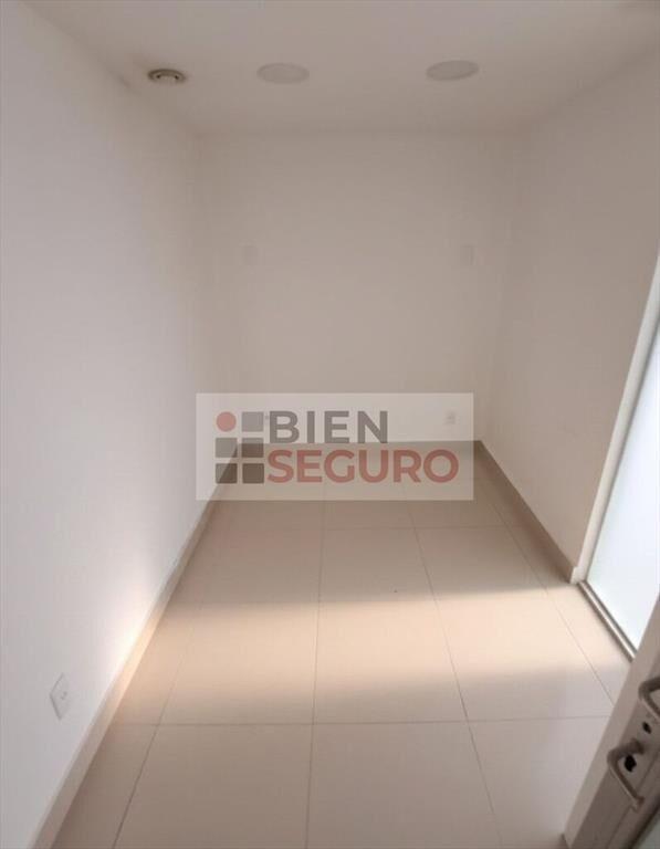 Excelente local comercial en alquiler en Carrasco