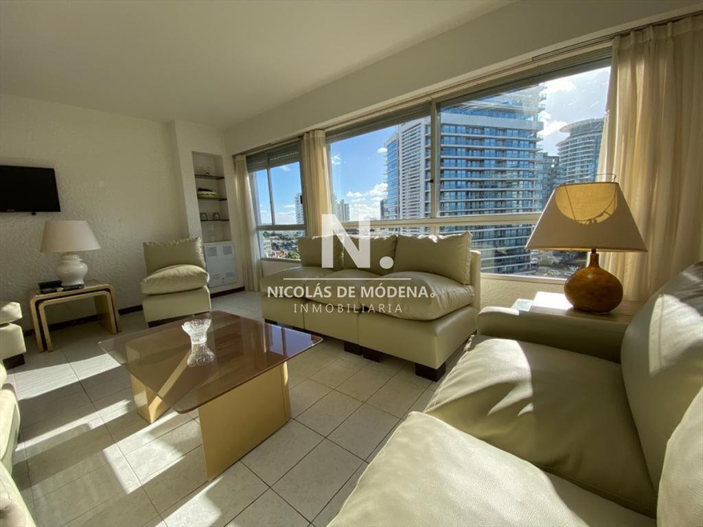 Vende Apartamento de 3 dormitorios en Brava,