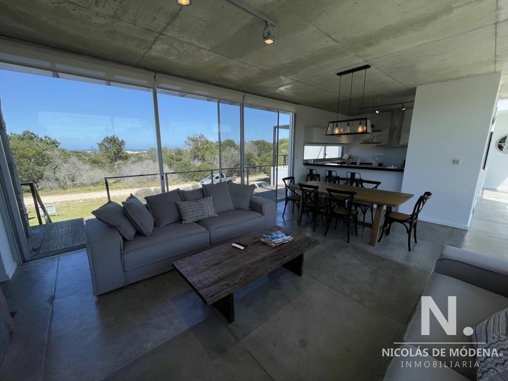 Inigualale casa en Arenas de Jose Ignacio con una comodidad