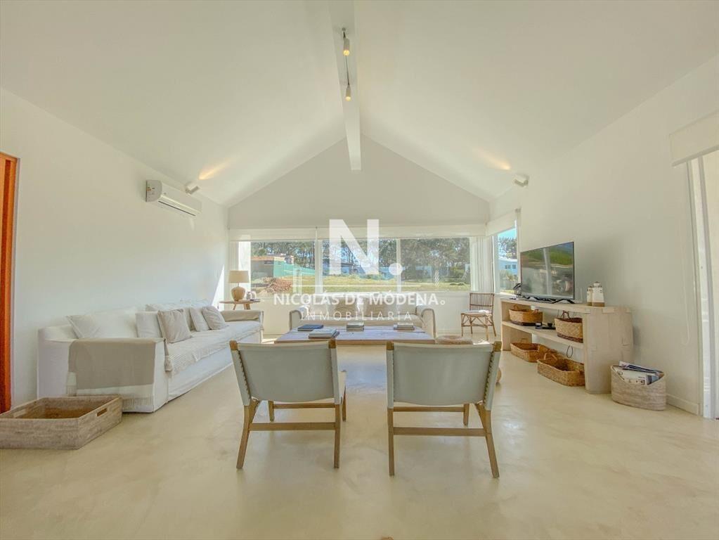 Hermosa casa en barrio cerrado en Jose Ignacio
