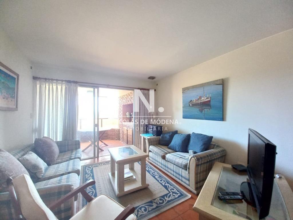 Apartamento en primera fila de Playa Mansa, con 3