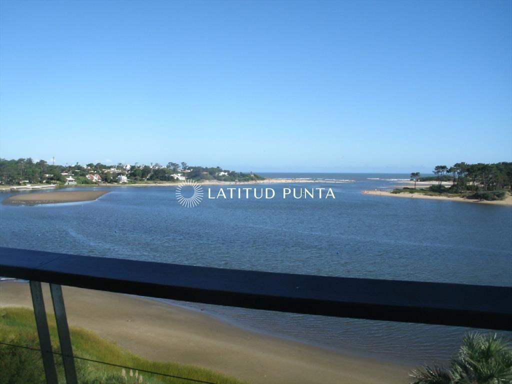 Apartamento en La Barra, 3 suites