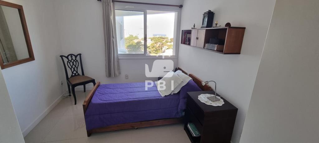 Apartamento de 2 Dormitorios con Parrillero - - :