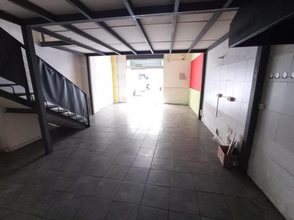 local , Ituzaingo casi peatonal Sarandi , 45 m2 , permite g