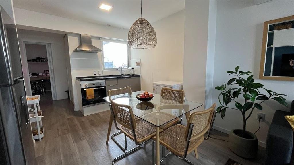 Venta de apartamento de 2 dormitorios en el centro con terr
