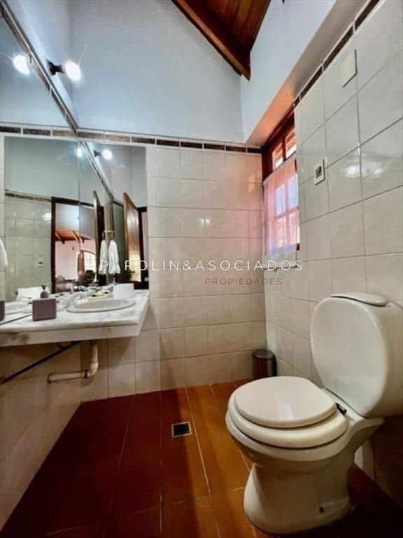 CASA EN VENTA 4 DORMITORIOS BEVERLY HILLS PUNTA