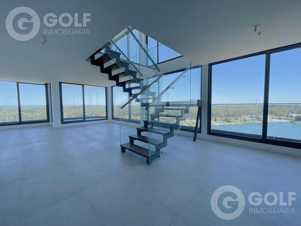 Venta de apartamento Duplex de 3 Dormitorios con Terraza en