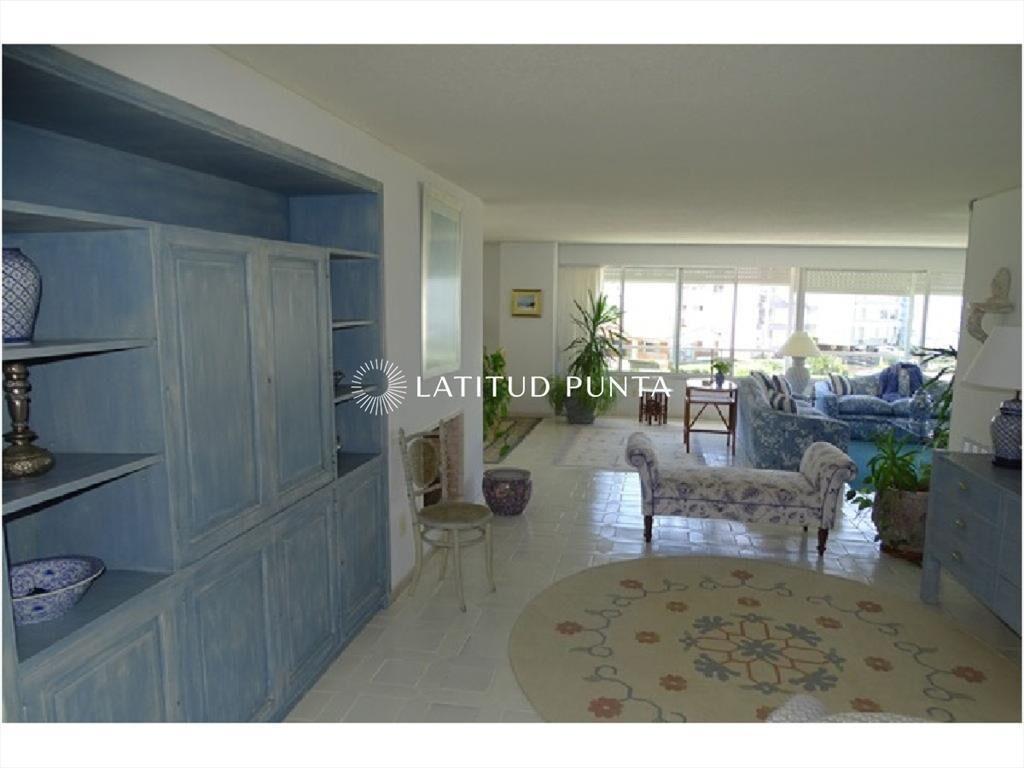 Apartamento en Pez Espada, 3 dormitorios más