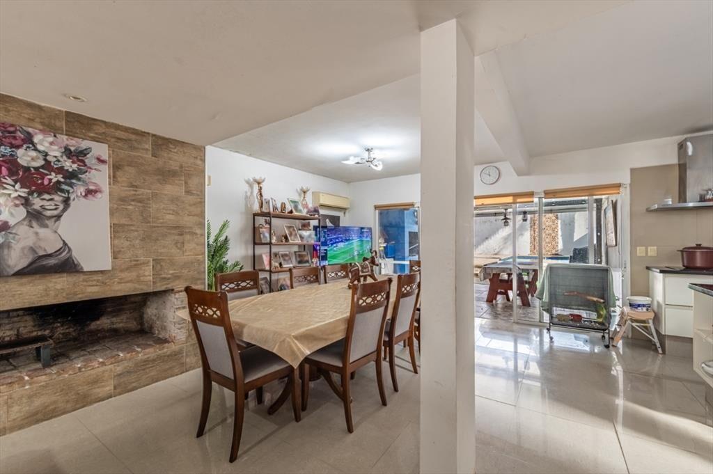 Venta de Casa de 4 dormitorios con Piscina en El Pinar S...
