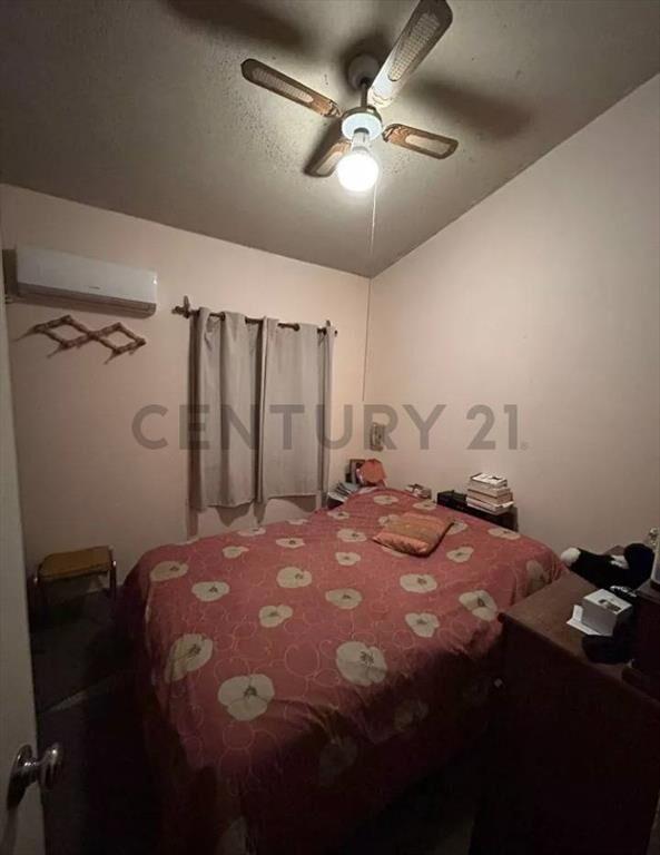 VENTA DUPLEX,3 DORMITORIOS,PATIO,PARRILLERO,COCHERA-LA PAZ.