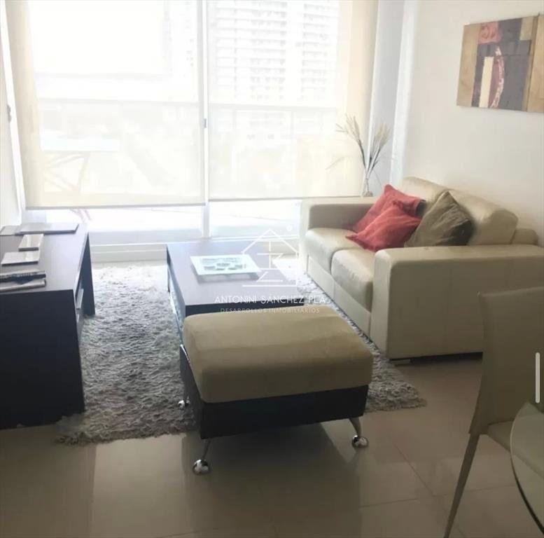 Departamento de 2 dormitorios con parrillero en venta en Ca
