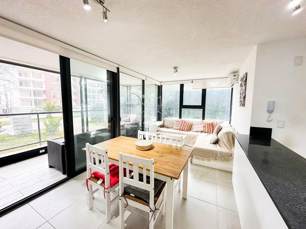 Venta de apartamento de 3 dormitorios en Punta