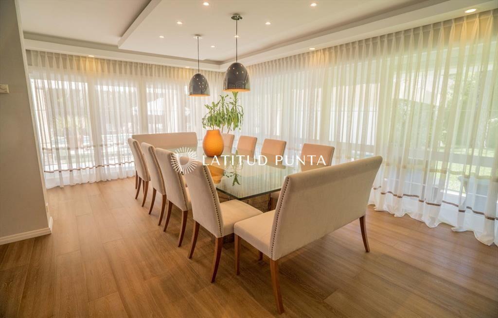 Casa en playa Mansa, 6 dormitorios mÃ¡s