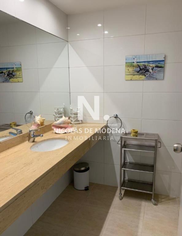 En venta apartamento de 3 dormitorios con vista