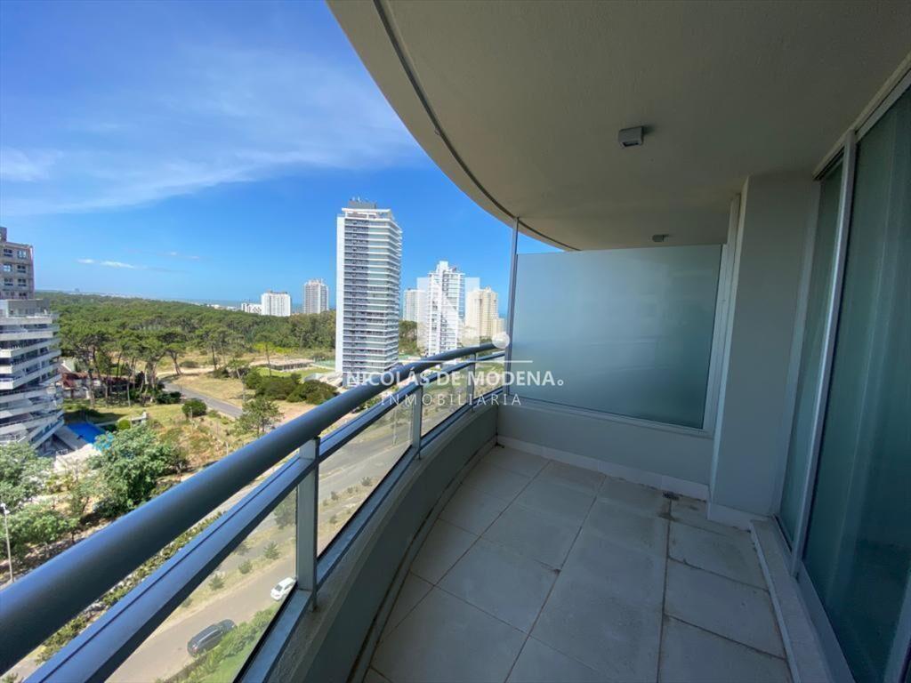 Vende apartamento de 2 dormitorios en Roosevelt