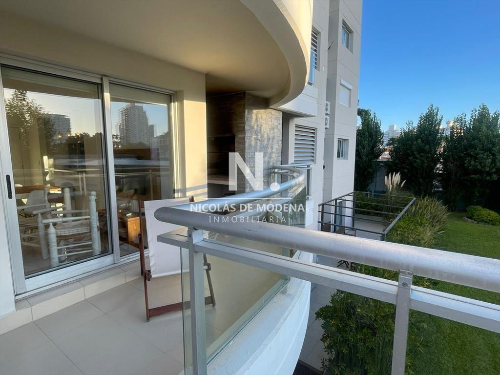 Apartamento de 2 dormitorios en venta en Aidy Grill, Punta