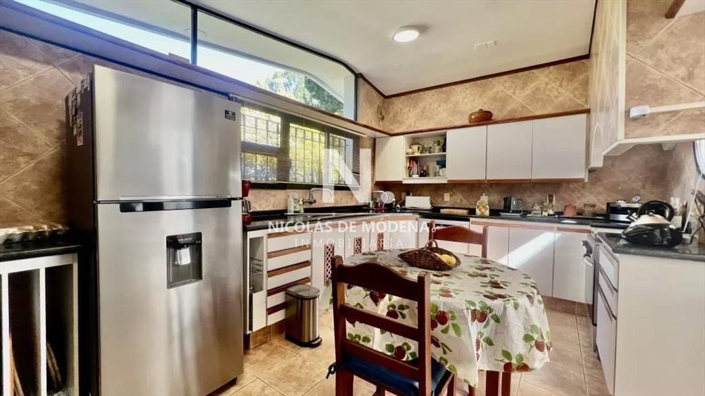 Espectacular casa con 4 dormitorios, en venta