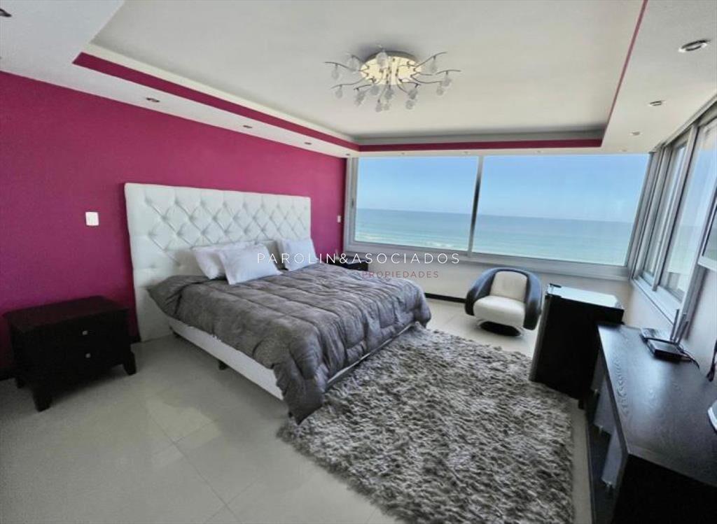 Apartamento en venta de 3 dormitorios en Tiburón