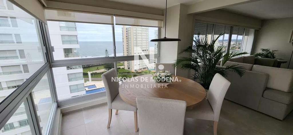 Diseño sofisticado y amplias vistas en Torre
