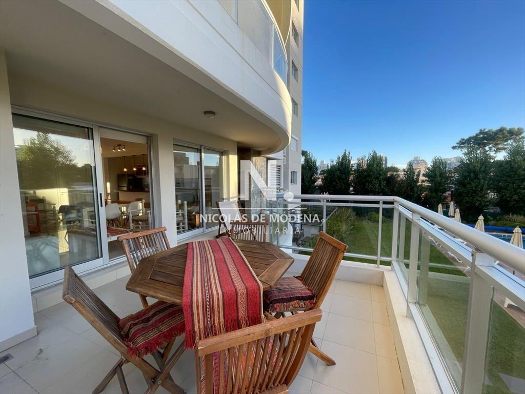 Apartamento de 2 dormitorios en venta en Aidy Grill, Punta