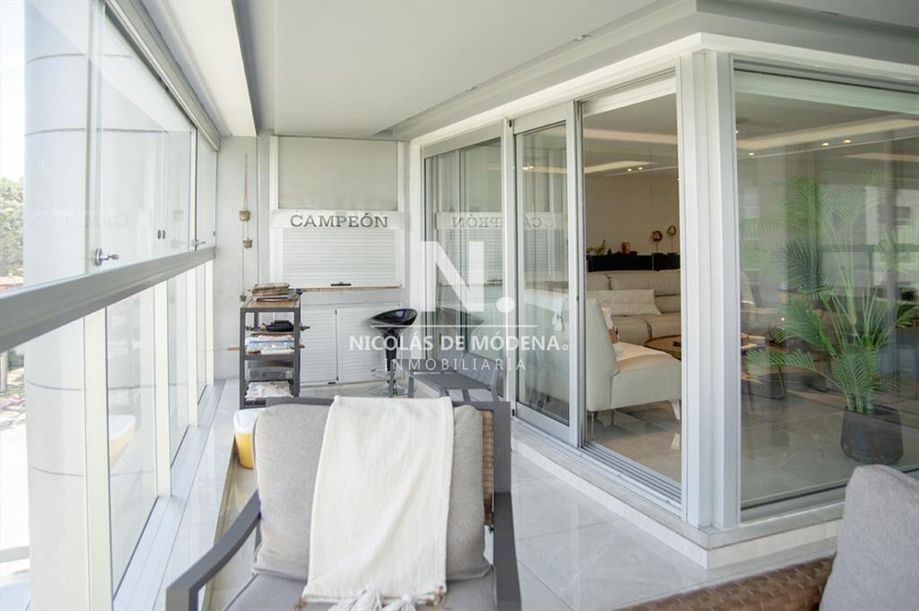 Vende departamento en Mansa de 3 dormitorios, con