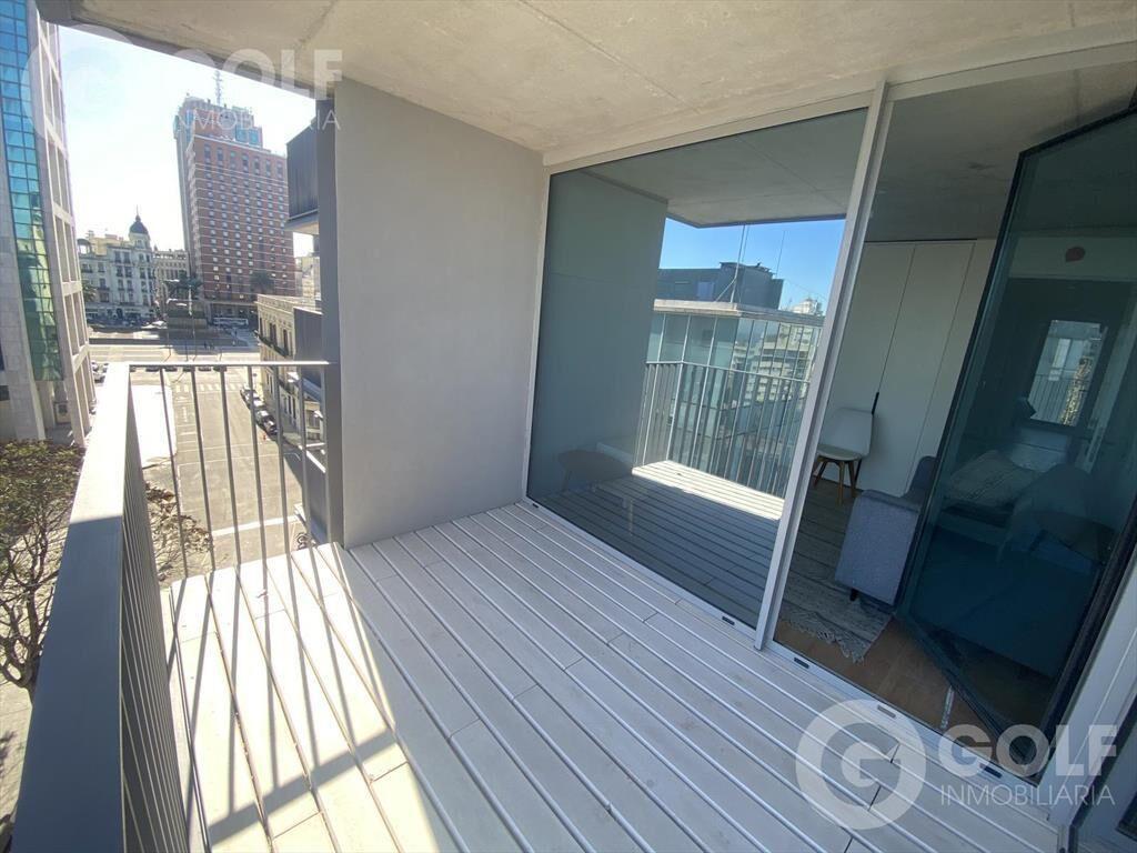 Venta de apartamento de 3 dormitorios con balcón con renta