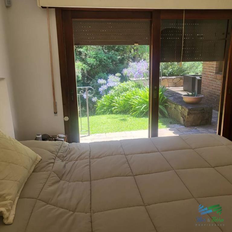 En venta casa 5 dormitorios con Apto de servicio,
