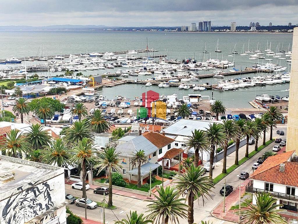 NUEVO PRECIO! Piso alto en Península con vistas!