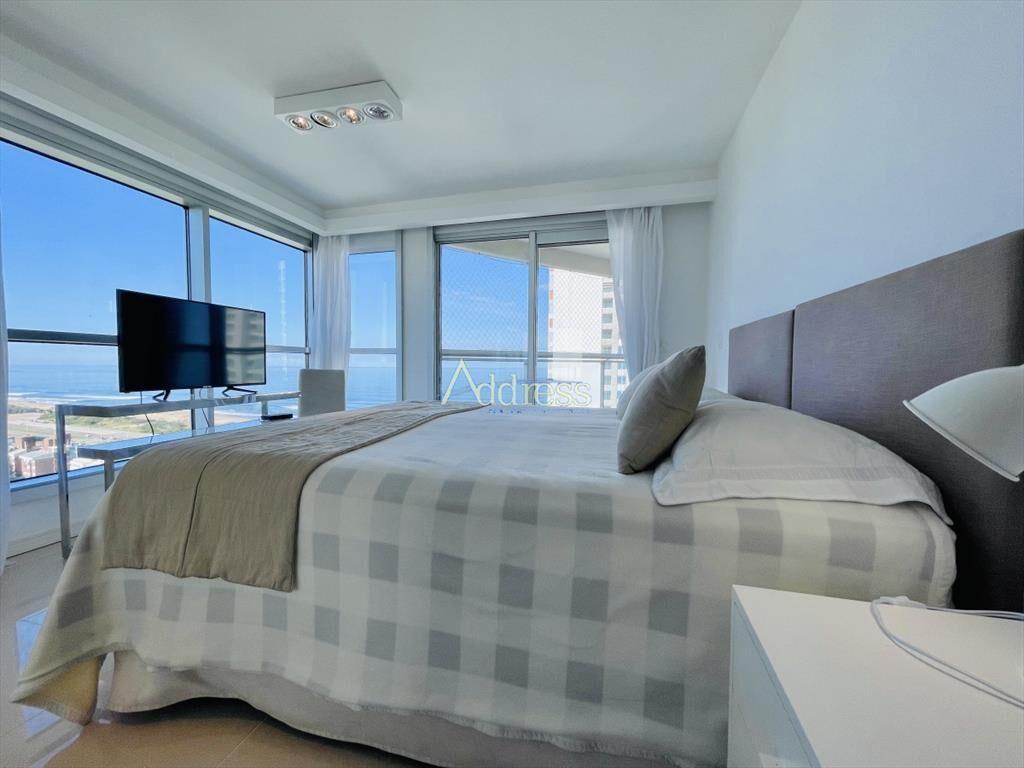 Apartamento con Vista al Mar de 3 Dormitorios y +
