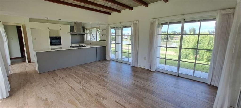 Venta Gran Residencia Colinas de Carrasco Vista al Lago 3 d