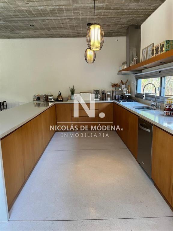 Casa en venta de 3 dormitorios en Punta del Este.