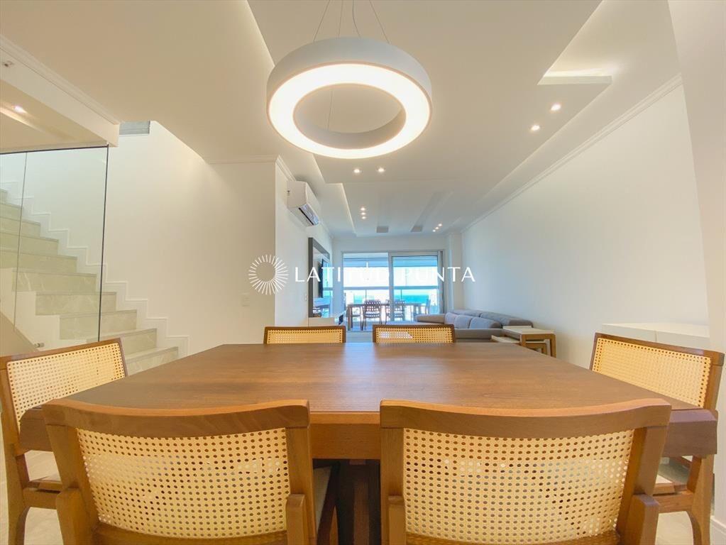 Pent House en Mansa, 3 dormitorios y parrillero