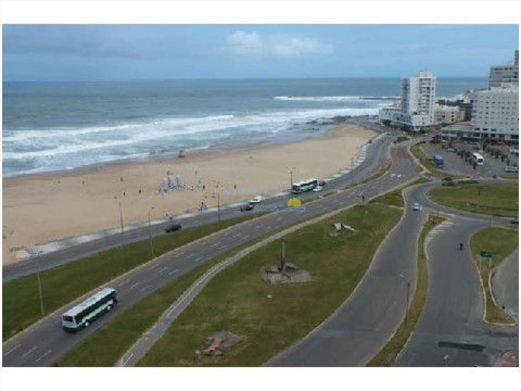 Apartamento de 3 dormitorios en Torre Imperiale ,