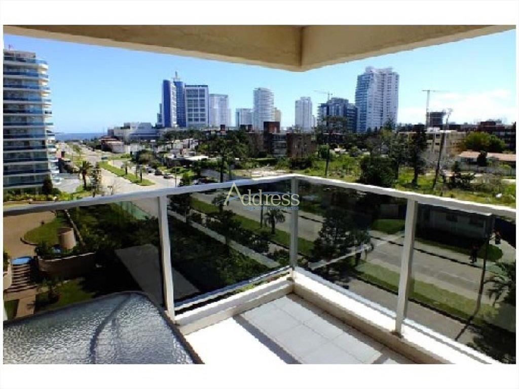 Apartamento en Brava, 2 dormitorios *