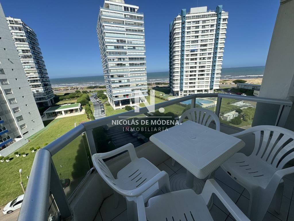 Apartamento de 1 dormitorio con vista al mar en