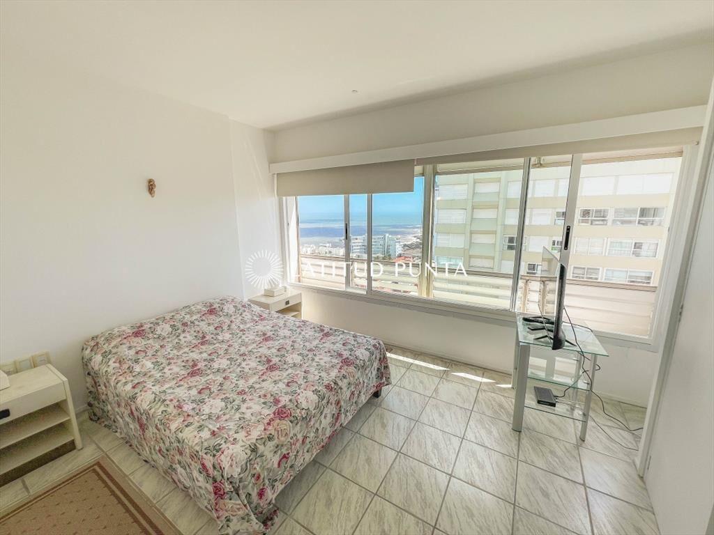 Península, apartamento en piso alto con vista al