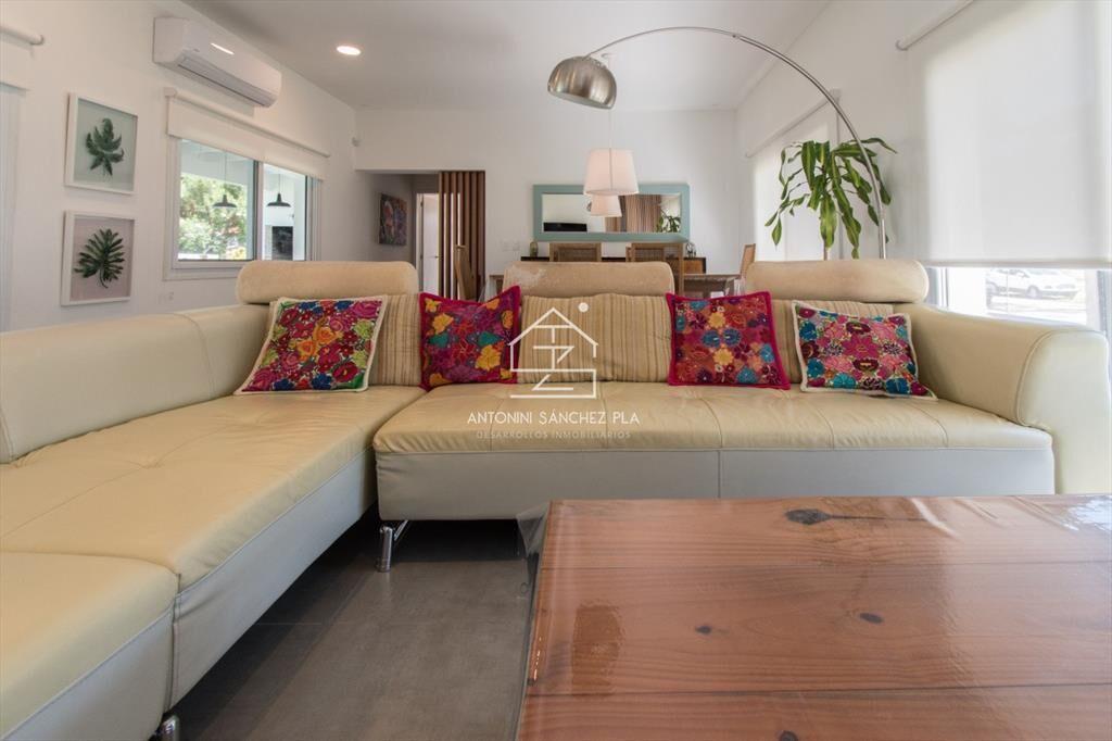 Moderna Casa con piscina climatizada. Barrio Marly. Proxima