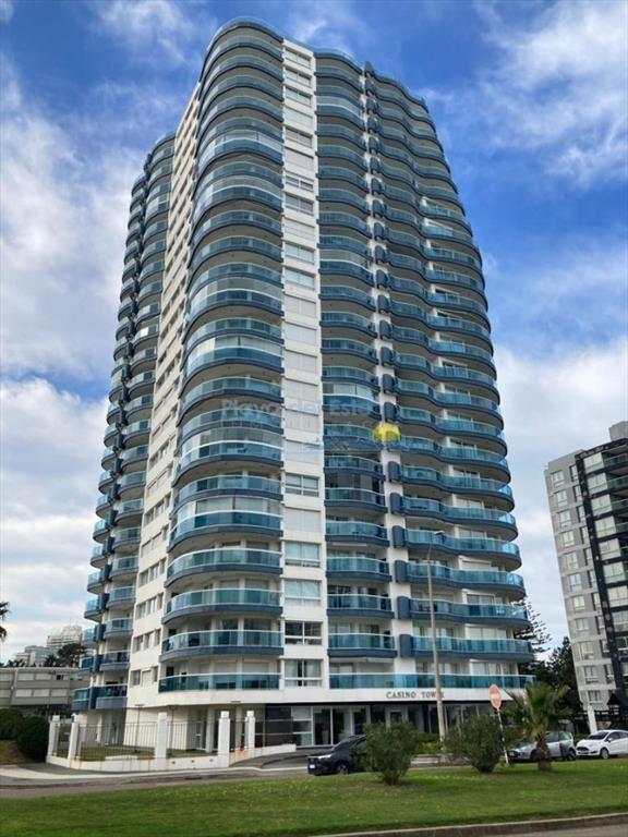 Apartamento de 2 dormitorios y medio en alquiler