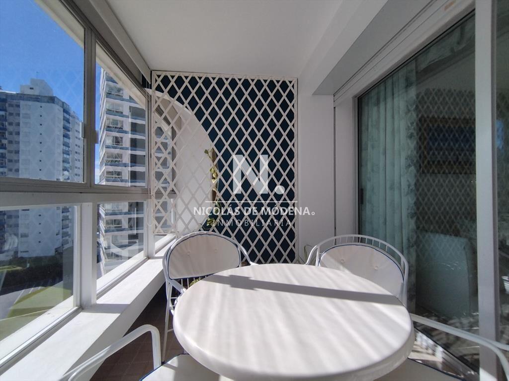 Alquiler y venta de apartamento de dos en Punta