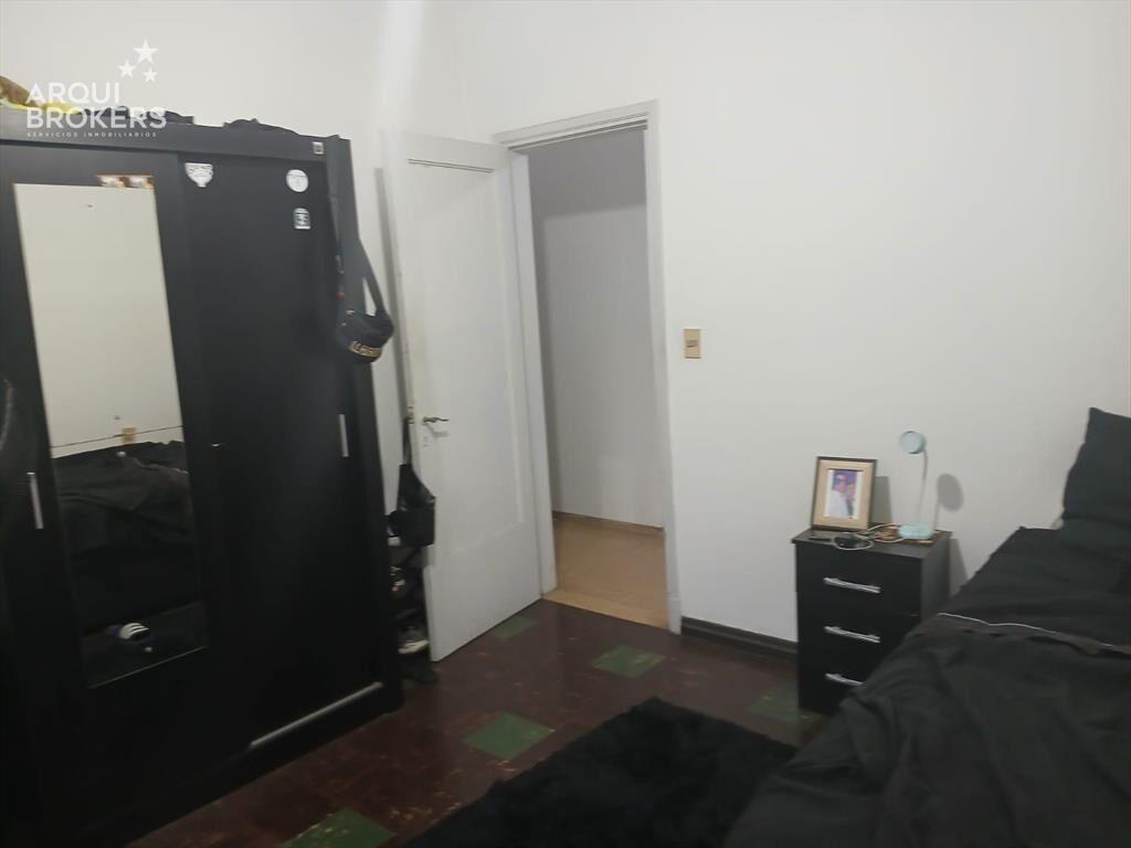 Apartamento de tres dormitorios en venta con renta en Tres
