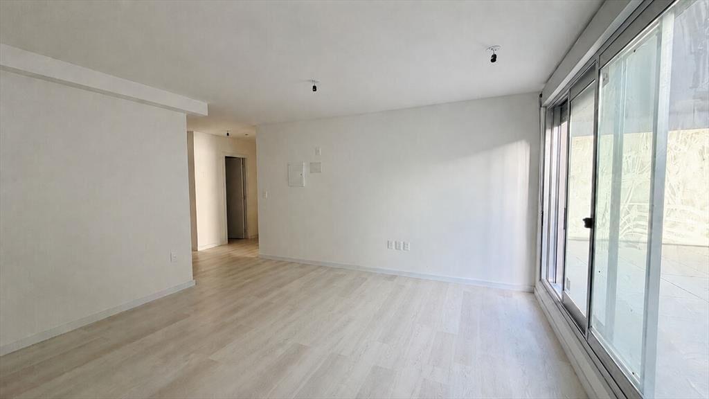 Venta apartamento 1 dormitorio con patio en Cordón a estren