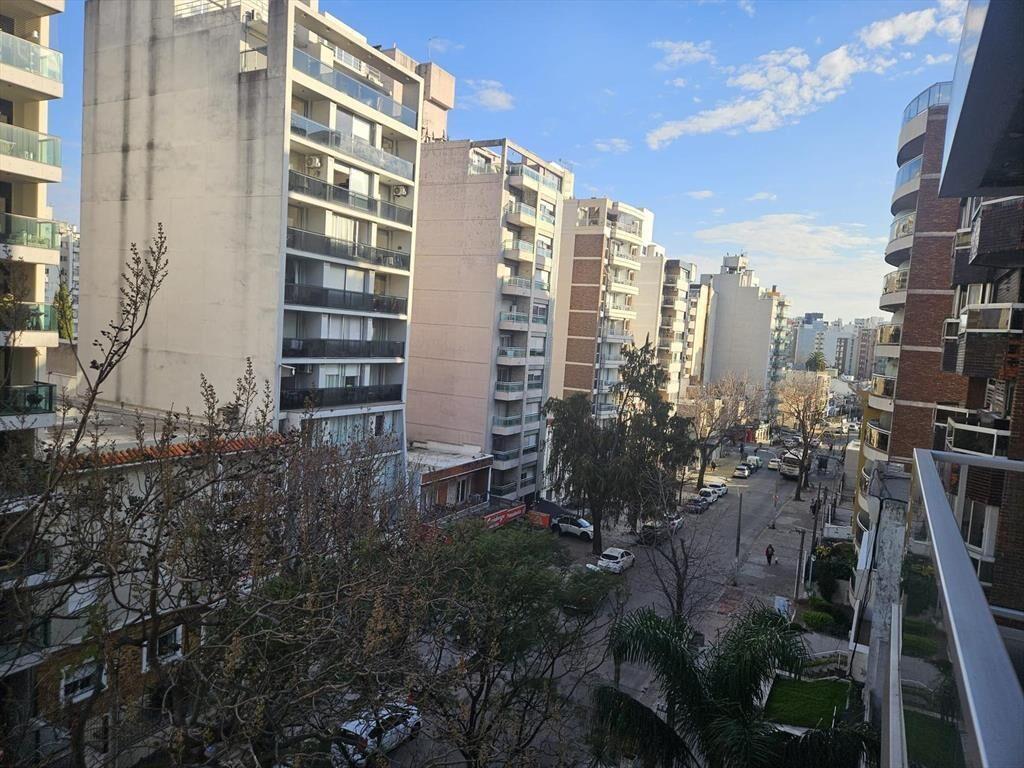 26 y Buxareo, 1 dormitorio, 43 m2 , moderno !!