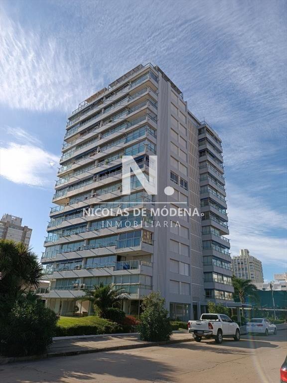 Hermoso apto en Península con vista al mar