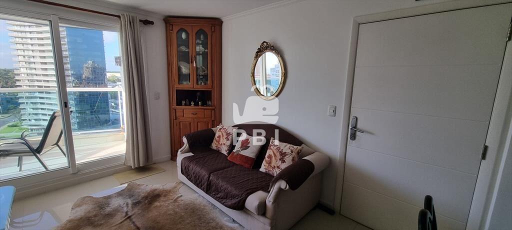 Apartamento de 2 Dormitorios con Parrillero - - :