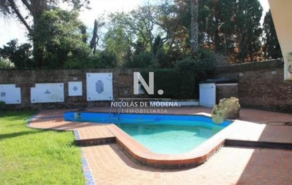 Casa en Venta de 5 dormitorios en Montevideo