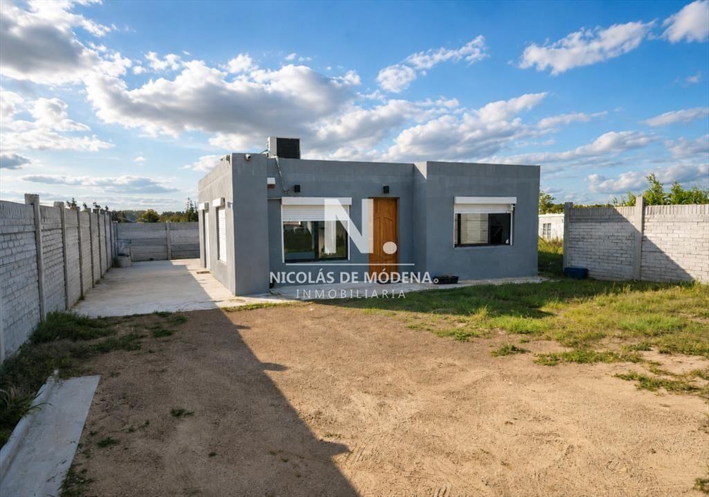 En venta casa de 2 dormitorios en Barrio 4H,
