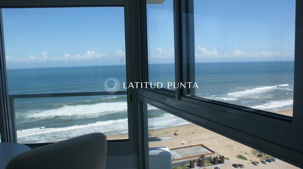 Piso alto en Le Parc, 3 suites más dependencia
