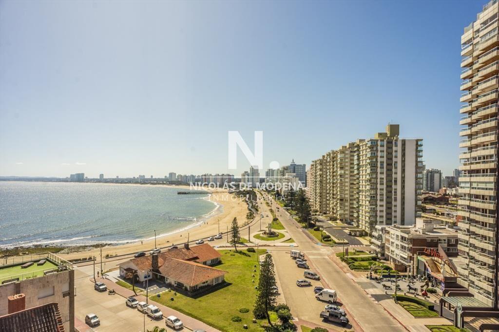Vende Apartamento en Península - Punta del Este